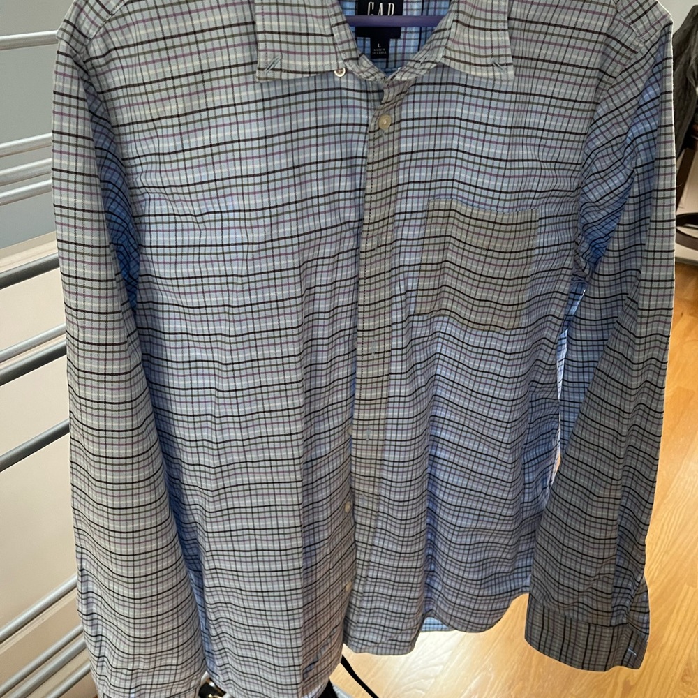 Men’s Gap button down shirt